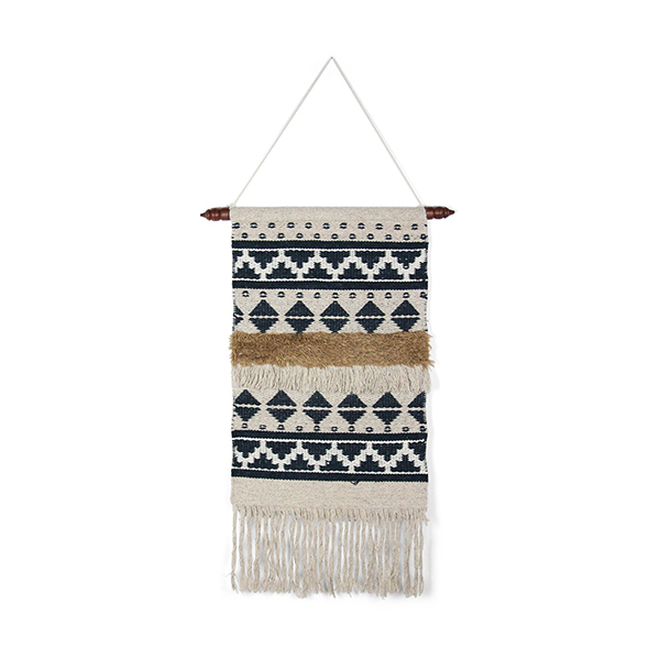 ウールとコットンで編み込まれたウォールタペストリー。