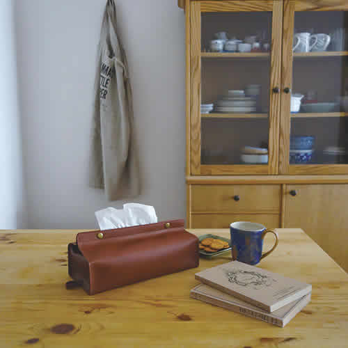 シンプルさ、使いやすいさ、柄の表現のしやすさを追求してデザインされた、ティッシュボックスカバー