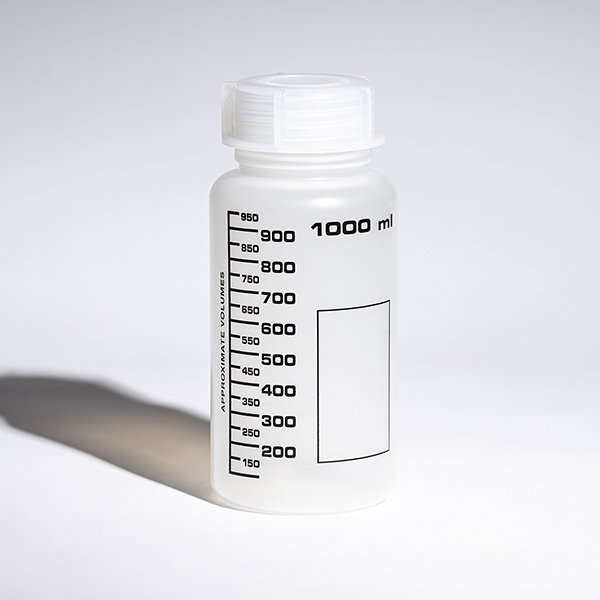 イタリア製の液体容器。