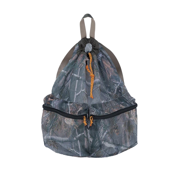 厚手でしなやかな素材感のメッシュ生地を使用したバックパック