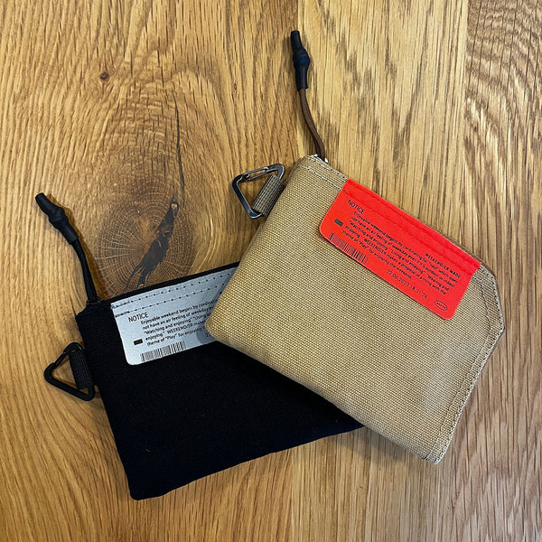 コットンキャンバスを使用したクラシカルなデザイン