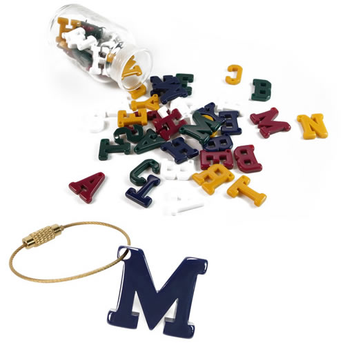 カレッジスタイルのアルファベットキーホルダーパーツ