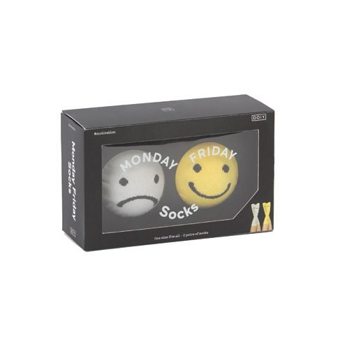 週明けの表情は曇りがちだが週末はhappyな2ペアソックス。