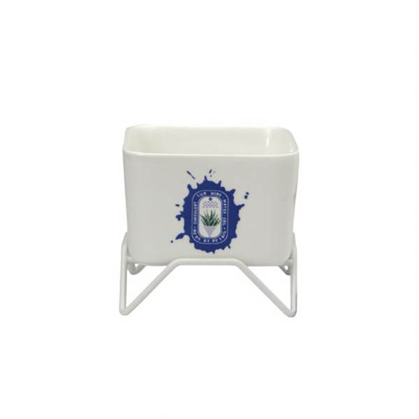 ホワイトワイヤースタンド付属の磁器プランター。