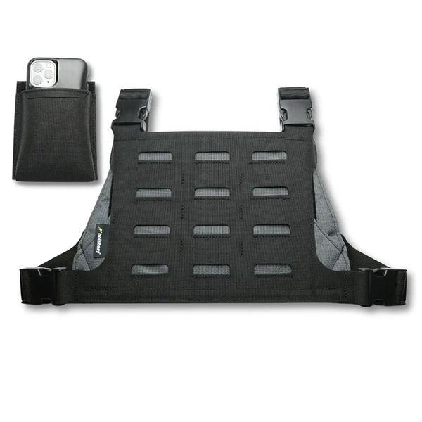 ツールの重量を胸全体に快適に分散して負担や疲労を防ぐチェストリグ。