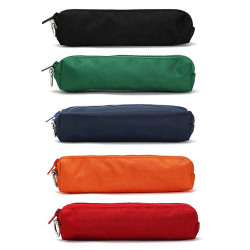 耐久性に優れた1680d ポリエステルを使用したソリッドポーチ。