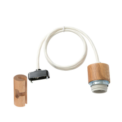 シンプルなデザインの無垢木材を使用したソケット