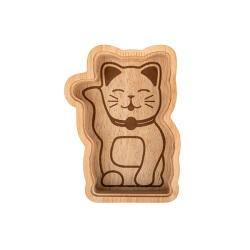 招き猫モチーフの貯金箱。 