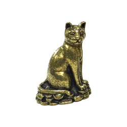 人差し指の第一関節ほどの真鍮でできたオブジェ。