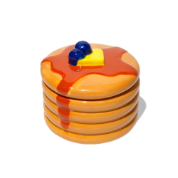 パンケーキをモチーフとしたスイートなテイストの小物入れ。