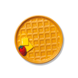 ワッフルをモチーフとしたスイートなテイストの小物トレイ。