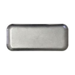 耐久性と美しさを兼ね備えた SUS304（18-8ステンレス）を素材に用いたトレイ。