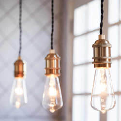 シェード、ソケットと、各パーツを選んで・組み合わせる。D.I.Y SUPPLYな照明シリーズ。