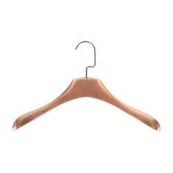 太めのシルエットと美しいステンレスの質感が際立つハンガー。