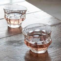 クラッシックなカフェグラス（ピカルディー）をリデザインしたユニークなグラスです。