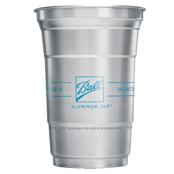 軽くて割れずにスタッキング可能なアルミカップ。