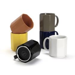 好みの濃さのドリンクを楽しめる目盛付きマグ