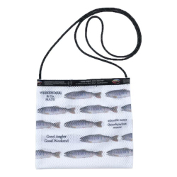 厚手でしなやかな素材感のメッシュ生地に川魚：ヤマメをプリント。