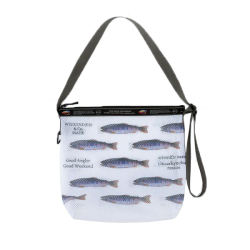 厚手でしなやかな素材感のメッシュ生地に川魚ヤマメ
