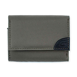 coruri/ コルリはアクティブなオフタイムに必要最小限を機能的に収納する小型財布です。