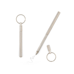 鍵に取り付けられるキーリング付きコンパクトなステンレス製ペン。