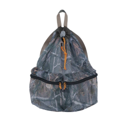 厚手でしなやかな素材感のメッシュ生地を使用したバックパック