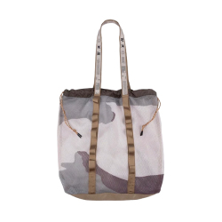 厚手でしなやかな素材感のメッシュ生地を使用したトートバッグ