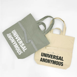 上半分を内側に織り込むとHALFサイズで使える容量可変バッグ