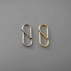 S字型のシンプルなキーリングになります。