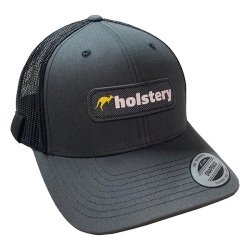 キャップの左右に伸縮性ループが付いたメッシュキャップ。