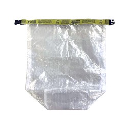 ストームランタンに合わせたサイズで細身の縫製。