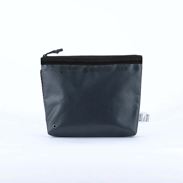 WEEKEND(ER) ターポリンファブリックジップポーチ TARPAULIN