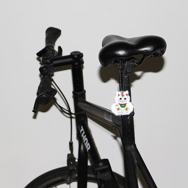 Midori Komatsu ラッキーキャット リフレクター Lucky Cat Reflector