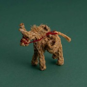 全て手作業で作られたなんとも牧歌的なオブジェ。