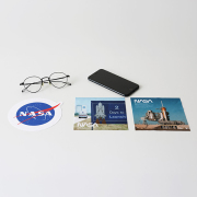 アメリカ航空宇宙局 NASA の公式デザインを採用したマイクロファイバークロス。