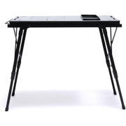 それぞれの脚が無段階で調整可能のため、フラットな地面以外でも設営ができます。