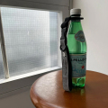 ペットボトルのネックに装着してぶら下げて歩ける、夏にはかかせないアイテム。