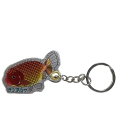 可愛らしい金魚が描かれたキーホルダー。