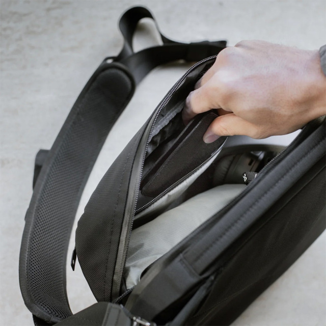 バッグ BLACKEMBER GRIP SLING GRIP SLING – BLACK EMBER