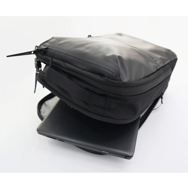 black ember,ブラックエンバー,7224002,RECTANGLE 2WAY PACK,black ember 通販,black ember 東京取り扱い店舗