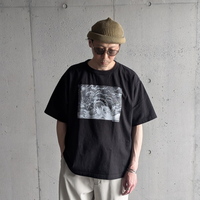 TOUGHER ( タッファー ) BREA S/S TEE (JIM WOODRING) / クルーネック