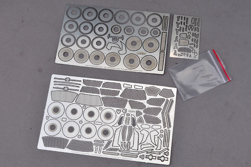 ホビーデザイン 1/24 ランボルギーニ アヴェンタドール LP700-4