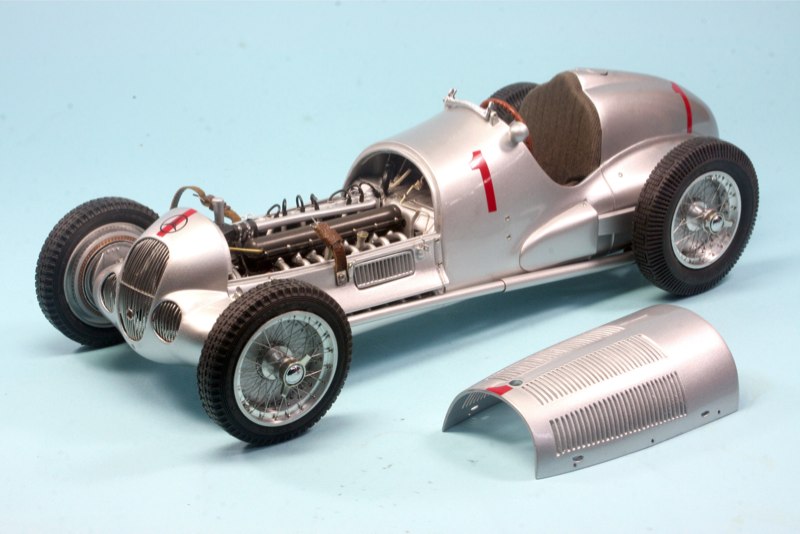 CMC 1/18 メルセデス ベンツ W125 ドニントンGP 1937 Winner R.カラチオラ No.1 M-113 CMC 1/18 メルセデス ベンツ W125 ドニントンGP 1937 Winner R.カラチオラ No.1 M-113