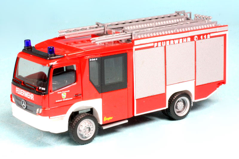 ヘルパ 1/87 メルセデス ベンツ Atego Ziegler Z-Cab "FEUERWEHR" 91367