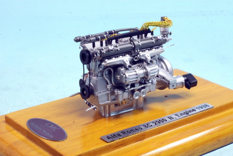 CMC 1/18 アルファロメオ 8C 2900B 1936 直列8気筒エンジン