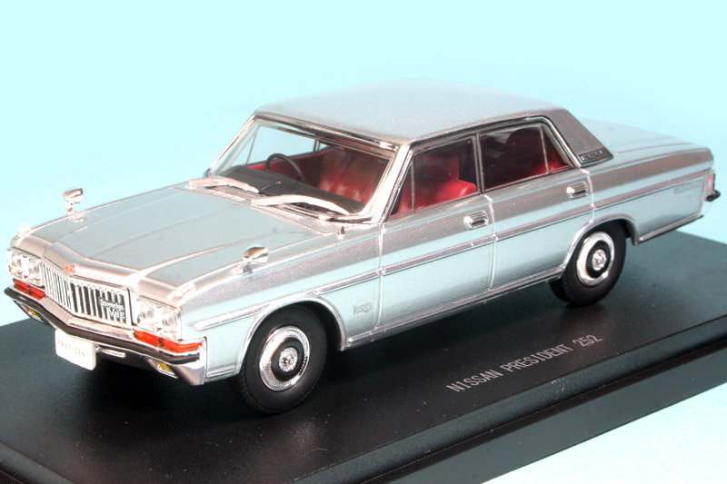 45307 - エブロ 1/43 ニッサン プレジデント 252 シルバー