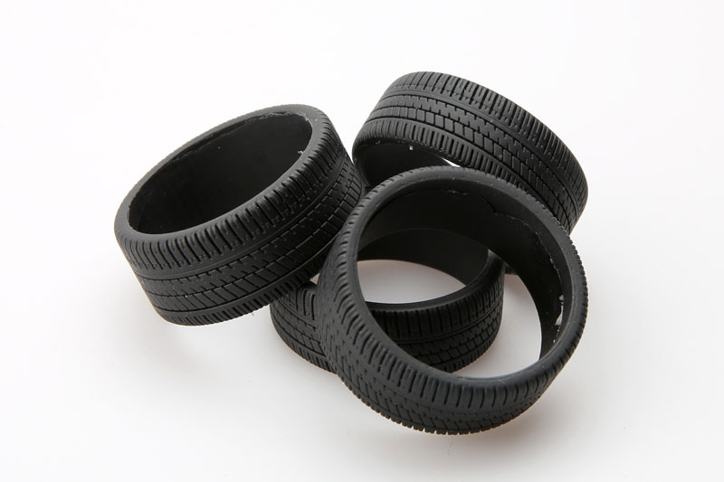 ホビーデザイン 1/18 タイヤ Novitec Rosso フェラーリ F12用 (マテル