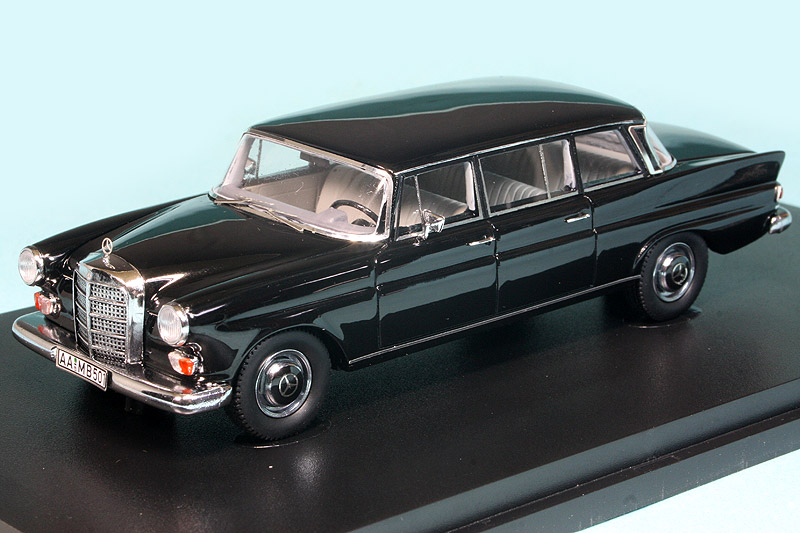 Mercedes Binz W115 pick up double cabin blue 1:43 – Thomas