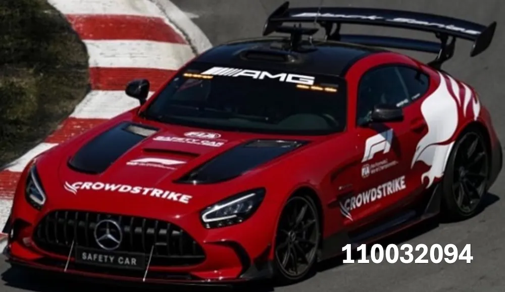 [予約] ミニチャンプス 1/18 メルセデス-AMG GT ブラックシリーズ F1 セーフティーカー 2026　110032094