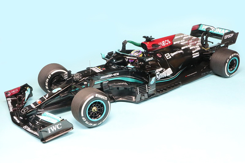 ミニチャンプス 1/18 メルセデス AMG ペトロナス W12 ブラジルGP